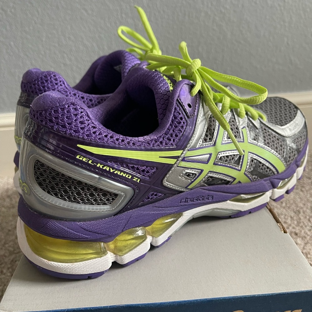 BRAND NEW: ASICS / Gel Kayano 21 / Women’s Sneaker /Size 11